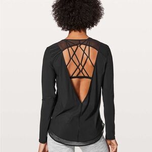 Lululemon Mix & Mesh long sleeved yoga top